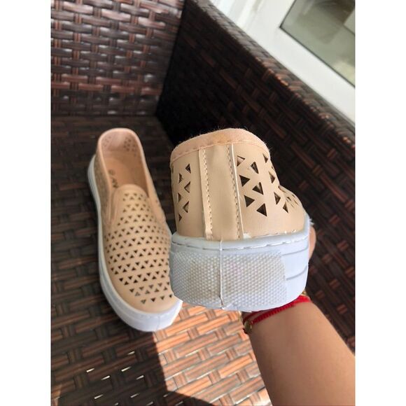 NWT Laser Cut Slip-On - Picture 6 of 6